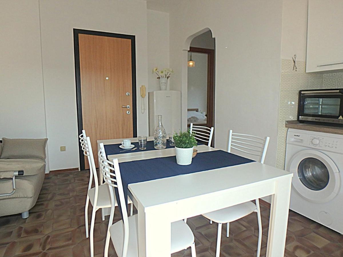 Pasubio 1 Apartment Лидо ди Помпоза Екстериор снимка